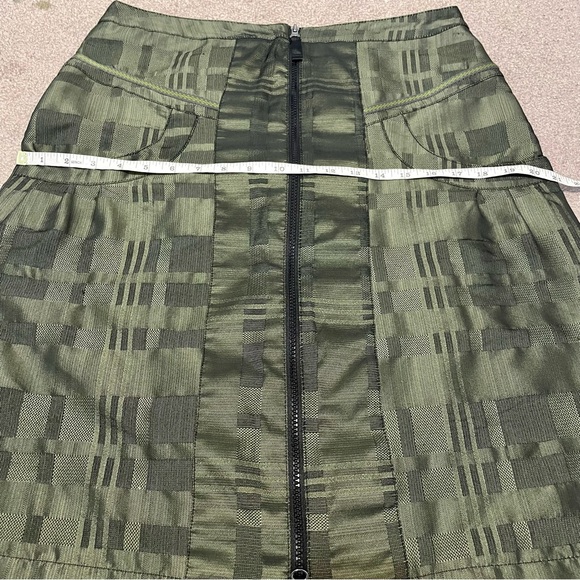 CRiSCA Green Patterned Skirt Size GB 16 - Picture 9 of 11